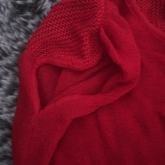 Red knit shirt - Picture 3 of 5